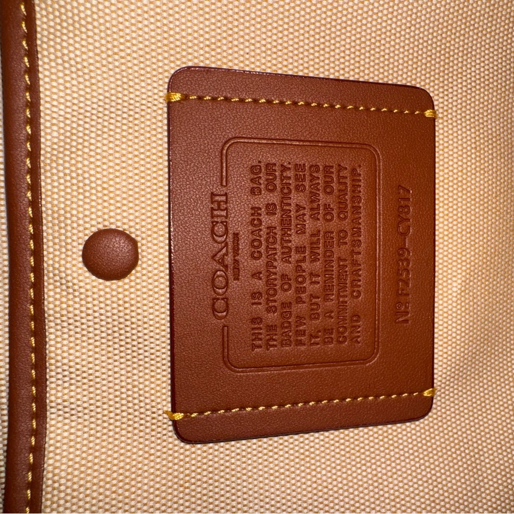 NWT Coach Juliet 38- white leather - Picture 9 of 9